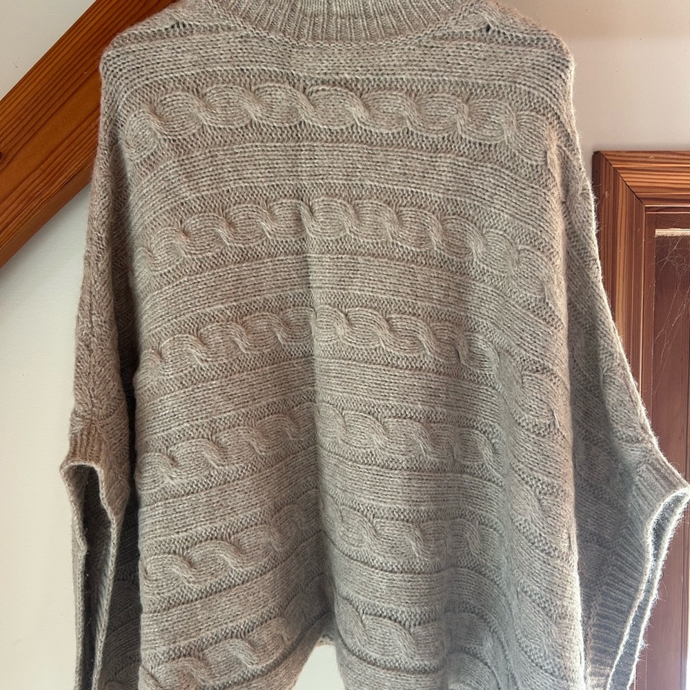 100% Alpaca Poncho - Tan